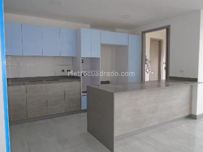 Apartamento en venta en Pinares, Pereira · foto 2 de 18