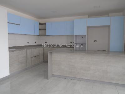 Apartamento en venta en Pinares, Pereira · foto 3 de 18