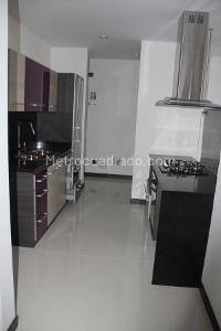 Apartamento en venta en Pinares, Pereira · foto 2 de 12