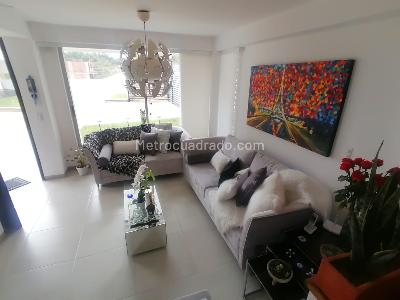 Casa en venta en Pinares, Pereira · foto 2 de 19