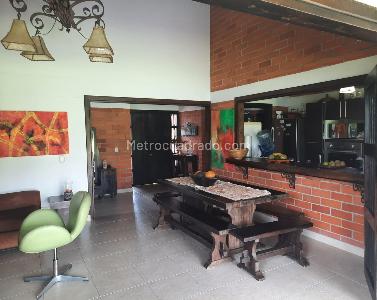 Casa de 3 alcobas en arriendo en Combia, Pereira, 200 m² · foto 2 de 10