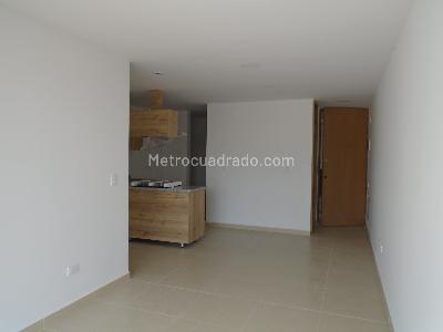 Apartamento de 3 alcobas en venta en Pinares, Pereira, 80 m² · foto 2 de 13