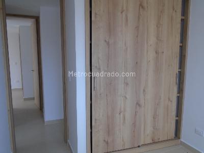 Apartamento de 3 alcobas en venta en Pinares, Pereira, 80 m² · foto 7 de 13
