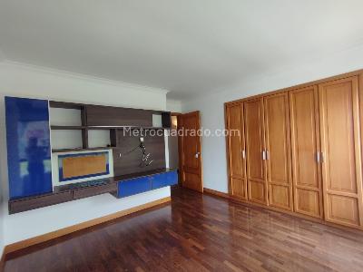 Apartamento de 3 alcobas en venta en Pinares, Pereira, 182 m² · foto 13 de 18