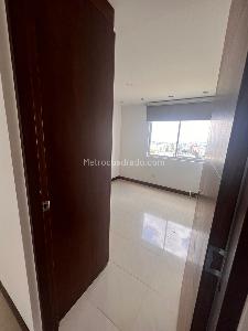 Apartamento en venta en Pinares, Pereira · foto 9 de 12