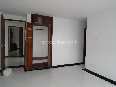 Apartamento de 3 alcobas en venta en Pinares, Pereira, 116 m² · foto 6 de 11
