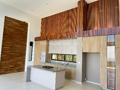 Casa de 3 alcobas en venta en Combia, Pereira, 330 m² · foto 4 de 11