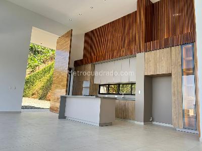 Casa de 3 alcobas en venta en Combia, Pereira, 330 m² · foto 3 de 11