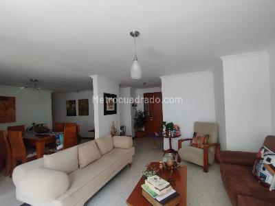 Apartamento en venta en Los Alpes, Pereira · foto 2 de 19