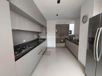 Casa de 5 alcobas en venta en Cerritos, Pereira, 580 m² · foto 7 de 18