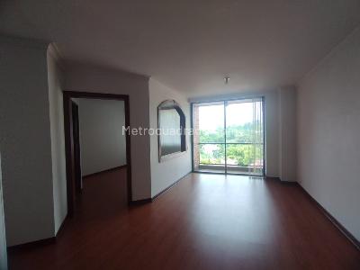Apartamento de 2 alcobas en venta en Pinares, Pereira, 110 m² · foto 3 de 10