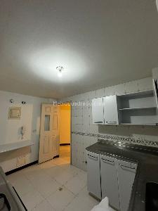 Apartamento en venta en Pinares, Pereira · foto 3 de 12