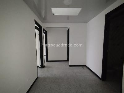 Casa de 5 alcobas en arriendo en Avenida 30 De Agosto, Pereira, 709 m² · foto 4 de 19
