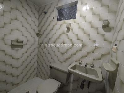 Casa de 5 alcobas en arriendo en Avenida 30 De Agosto, Pereira, 709 m² · foto 12 de 19