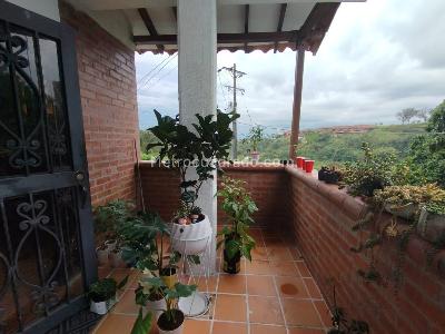 Casa de 4 alcobas en venta en El Poblado Ii, Pereira, 143 m² · foto 12 de 18
