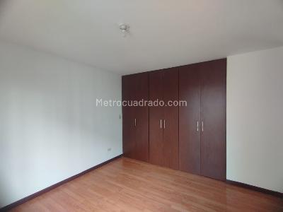 Apartaestudio en venta en Pinares, Pereira, 70 m² · foto 9 de 11