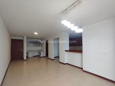 Apartamento en venta en Pinares, Pereira · foto 2 de 15