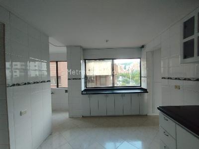 Apartamento en venta en Pinares, Pereira · foto 6 de 14