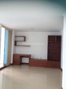 Apartamento en venta en Pinares, Pereira · foto 3 de 8
