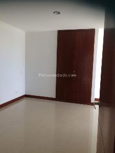 Apartamento en venta en Pinares, Pereira · foto 7 de 8