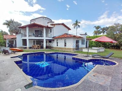 $8.500.000 en Cerritos