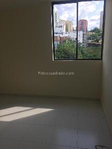 Apartamento de 3 alcobas en venta en Pinares, Pereira, 96 m² · foto 2 de 11