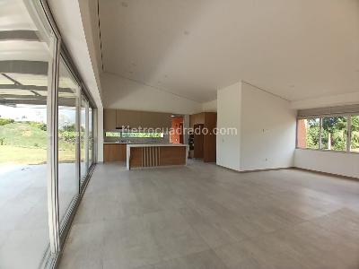Casa de 3 alcobas en venta en Pueblito Cafetero, Pereira, 385 m² · foto 5 de 13