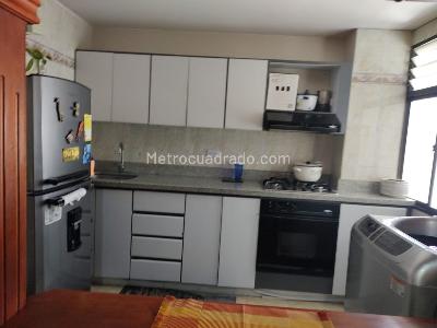 Apartaestudio en venta en Pinares, Pereira, 55 m² · foto 2 de 7