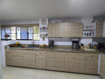 Casa de 5 alcobas en venta en Alamos, Pereira, 320 m² · foto 5 de 17