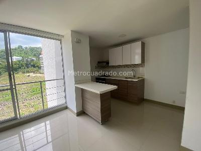 Apartamento en venta en Pinares, Pereira · foto 3 de 13