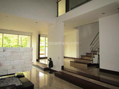 Casa de 3 alcobas en arriendo en Pinares Alto, Pereira, 284 m² · foto 2 de 20