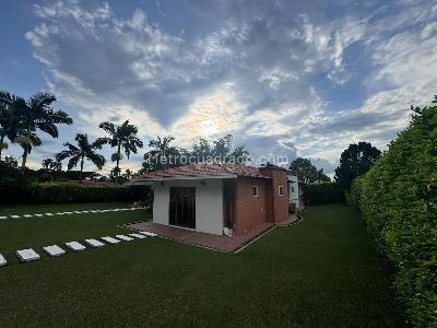 Casa de 3 alcobas en venta en Cerritos, Pereira, 280 m² · foto 2 de 18