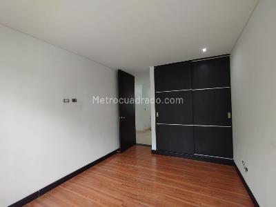Casa de 4 alcobas en venta en Pinares, Pereira, 275 m² · foto 13 de 16