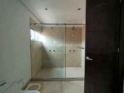 Casa de 4 alcobas en venta en Pinares, Pereira, 275 m² · foto 10 de 16