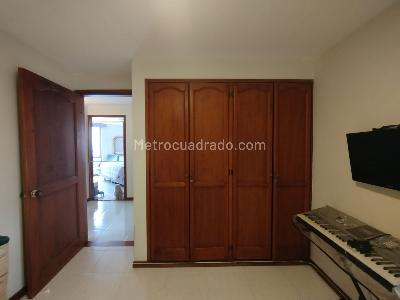 Apartamento en venta en Pinares, Pereira · foto 10 de 16