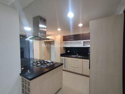 Apartamento en venta en Alamos, Pereira · foto 2 de 14