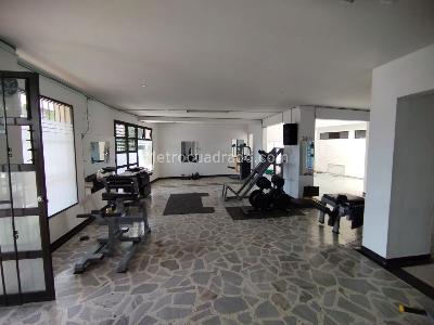 Casa de 5 alcobas en arriendo en Avenida 30 De Agosto, Pereira, 824 m² · foto 2 de 19