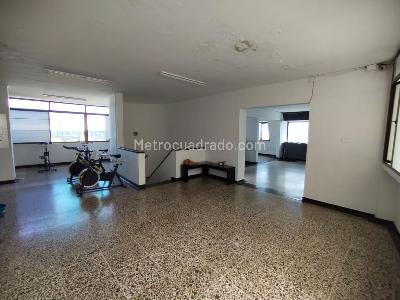 Casa de 5 alcobas en venta en Avenida 30 De Agosto, Pereira, 824 m² · foto 4 de 19