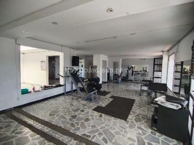 Casa de 5 alcobas en venta en Avenida 30 De Agosto, Pereira, 824 m² · foto 2 de 19