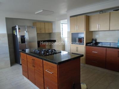 Apartamento en venta en Pinares, Pereira · foto 4 de 18