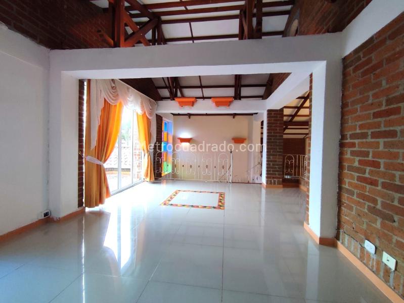 Casa en Arriendo, CERRITOS, Pereira - Więcej