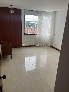 Apartamento en venta en Pinares, Pereira · foto 8 de 17