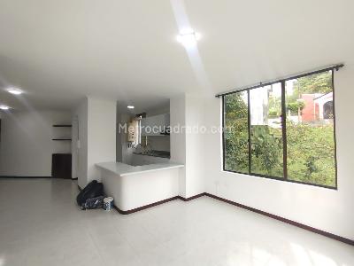 Apartaestudio en venta en Pinares, Pereira, 61 m² · foto 2 de 14