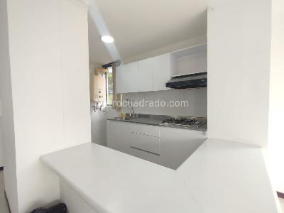 Apartaestudio en venta en Pinares, Pereira, 61 m² · foto 7 de 14