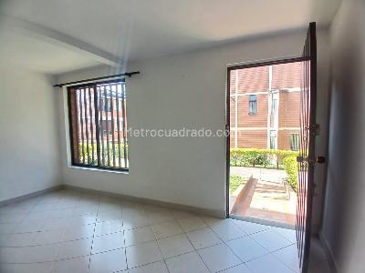 Casa de 3 alcobas en venta en Maraya, Pereira, 85 m² · foto 2 de 14