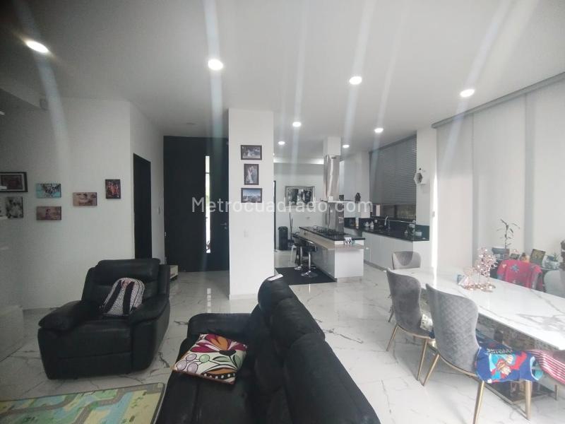 Casa – AMCO, Area Metropolitana Centro Occidente, Huertas - Más