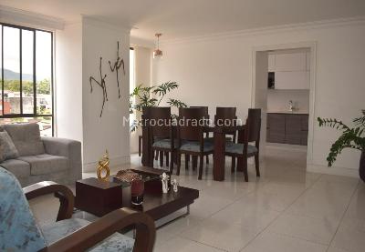Apartamento en venta en Alamos, Pereira · foto 2 de 12