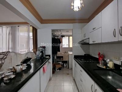 Apartamento en venta en Alamos, Pereira · foto 2 de 12