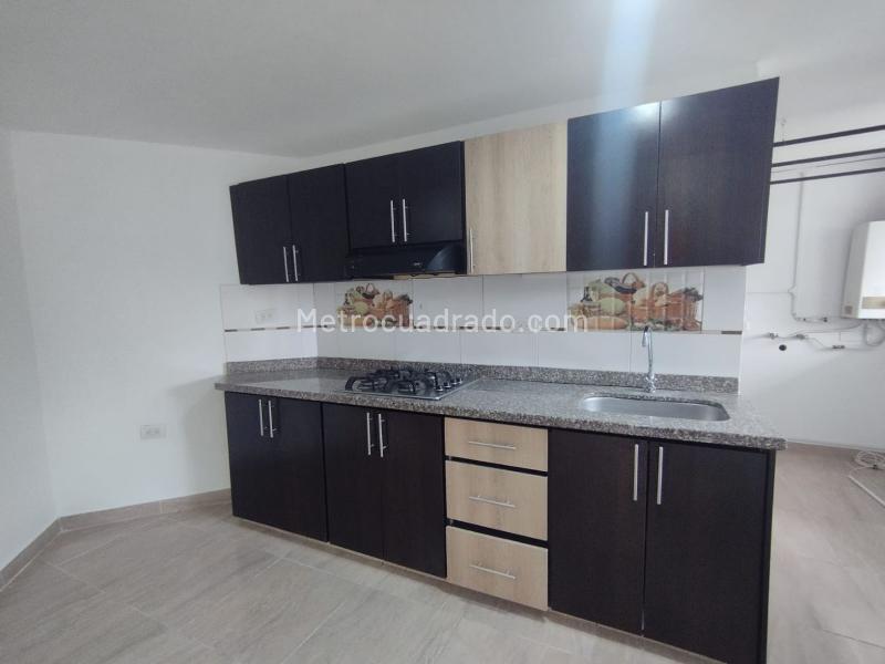 Piso – Pereira, Los Alamos - Más