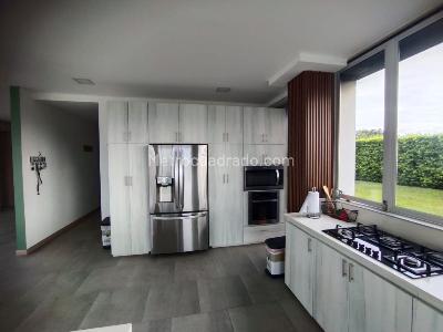 Casa de 4 alcobas en venta en Cerritos, Pereira, 735 m² · foto 13 de 20